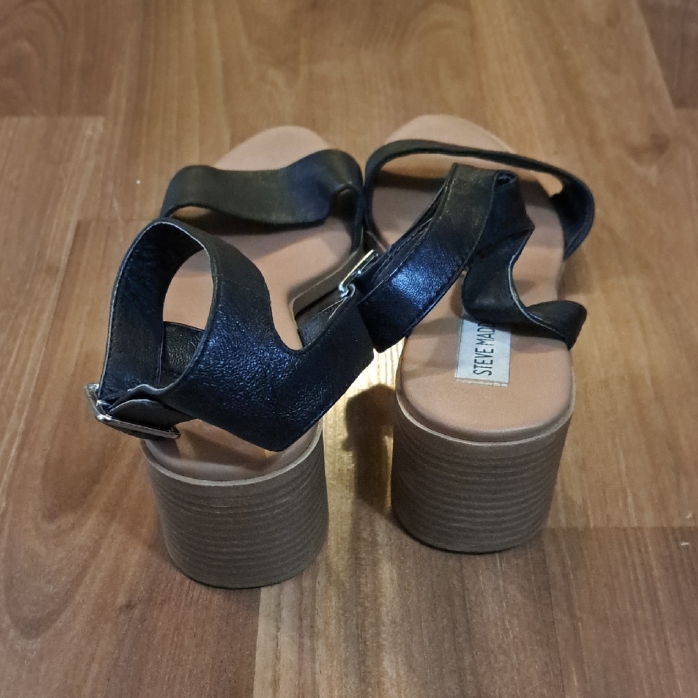 Steve Madden Black Block Heel Sandals - Picture 4 of 8